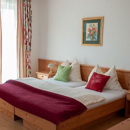 Pension Hiesel-Villa Untersbergblick Anthering Exteriör bild