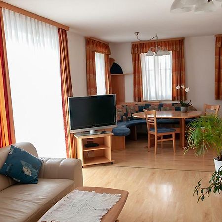 Pension Hiesel-Villa Untersbergblick Anthering Exteriör bild