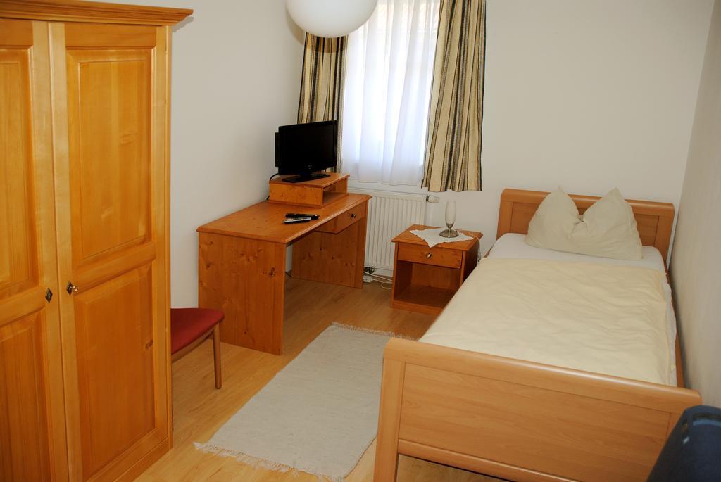 Pension Hiesel-Villa Untersbergblick Anthering Rum bild