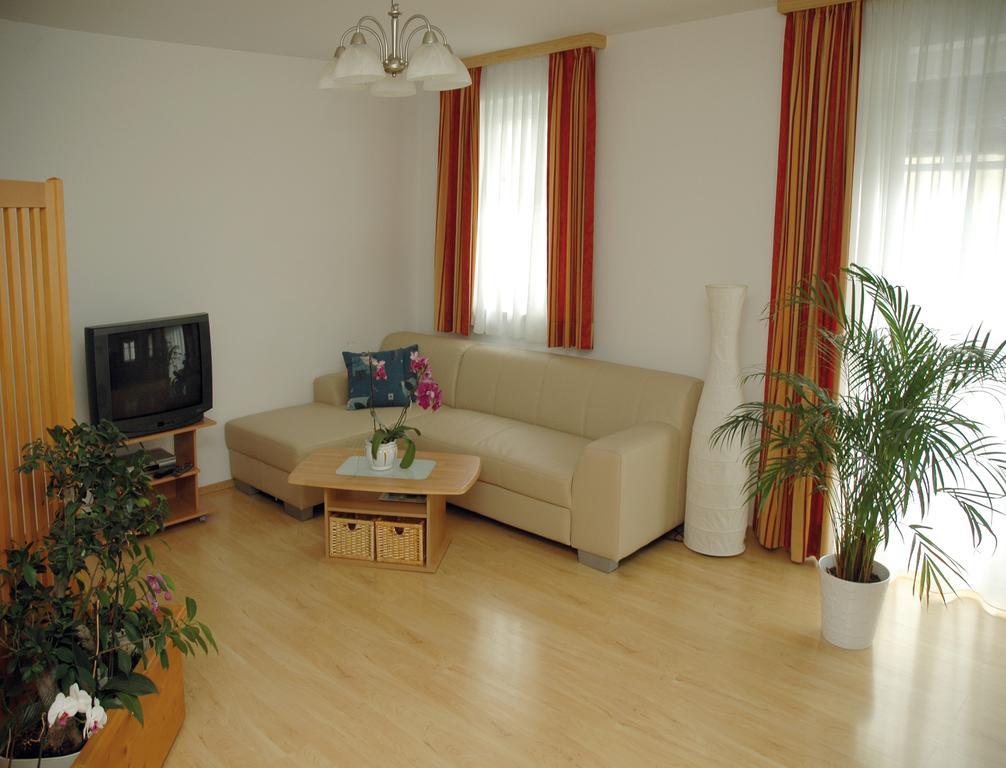 Pension Hiesel-Villa Untersbergblick Anthering Rum bild