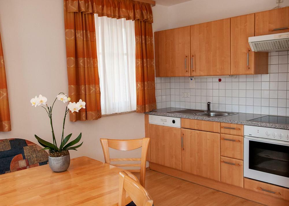 Pension Hiesel-Villa Untersbergblick Anthering Exteriör bild