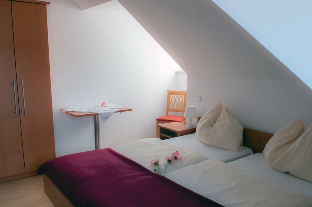 Pension Hiesel-Villa Untersbergblick Anthering Exteriör bild