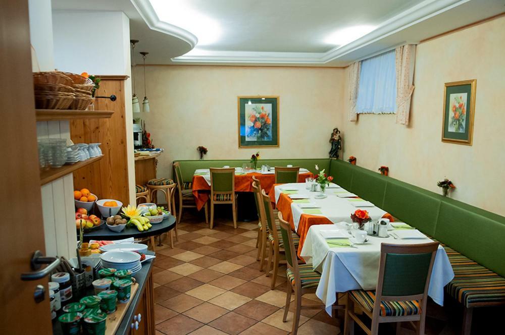 Pension Hiesel-Villa Untersbergblick Anthering Exteriör bild